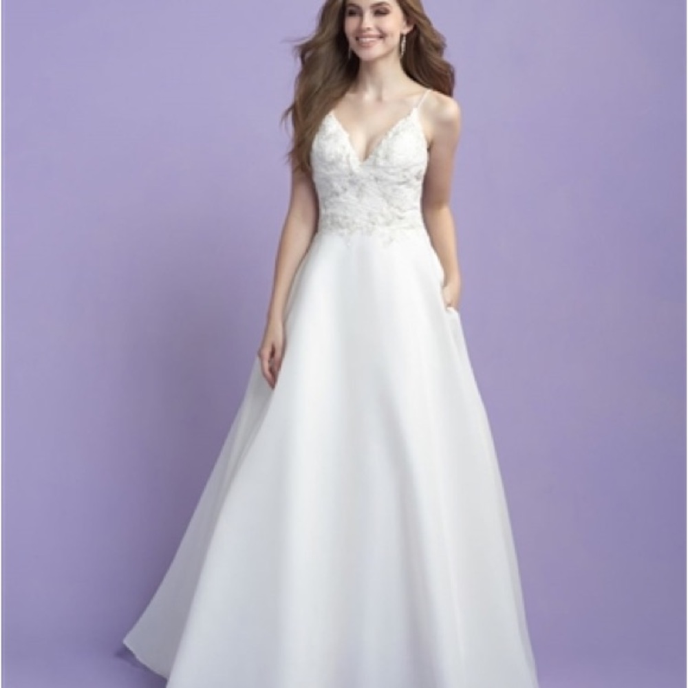 Size 8 - Picture 2 of 2
